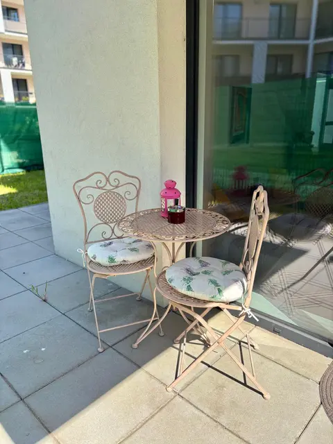 Bistro sedenie v záhradke